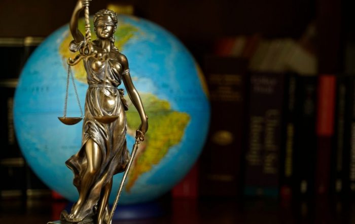 www.golawphuket.com Introduction to International trade and business law.